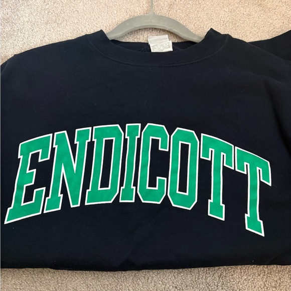 Endicott College Crewneck - Picture 3 of 5